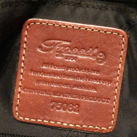 Fossil Genuine Leather Embossed Shoulder Bag Purse - Picture 7 of 10